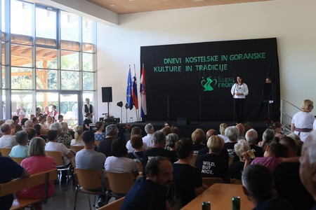 facebook_1749031840624_7335971245259106424