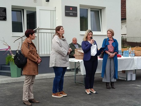 e62ec65f-a7df-4835-83e3-95f3333cbc6a