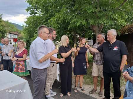 IMG-392f526880d9715d486648e94845a203-V